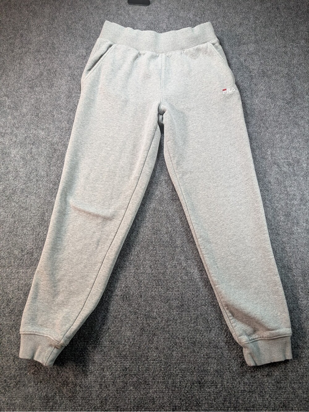 FILA Gray Sweatpants Medium Ribbed Cuffs Pockets Athletic Lounge Gym Y2K